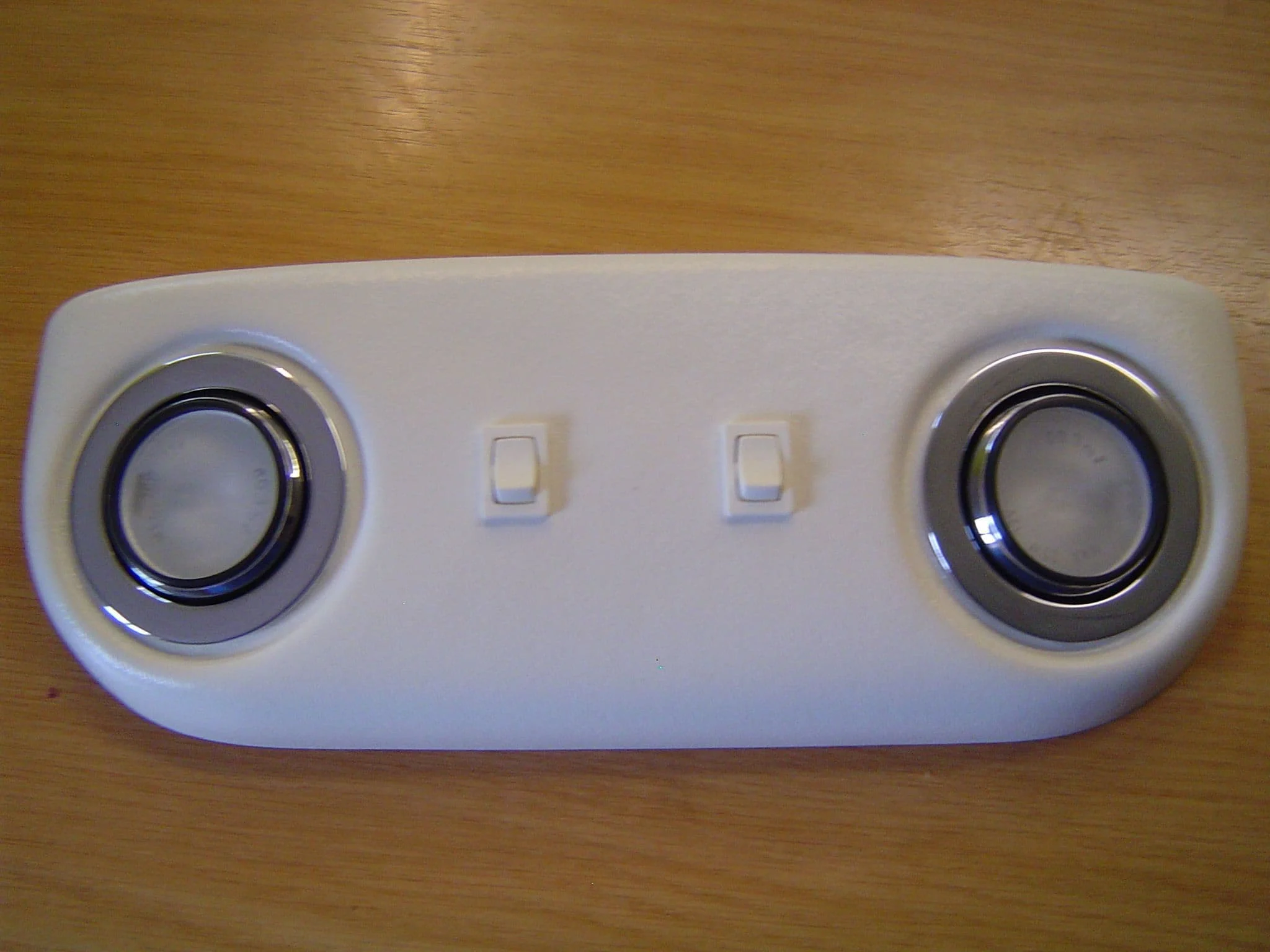 2x10w HALOGEN SWIVEL EYE BALL SPOTS