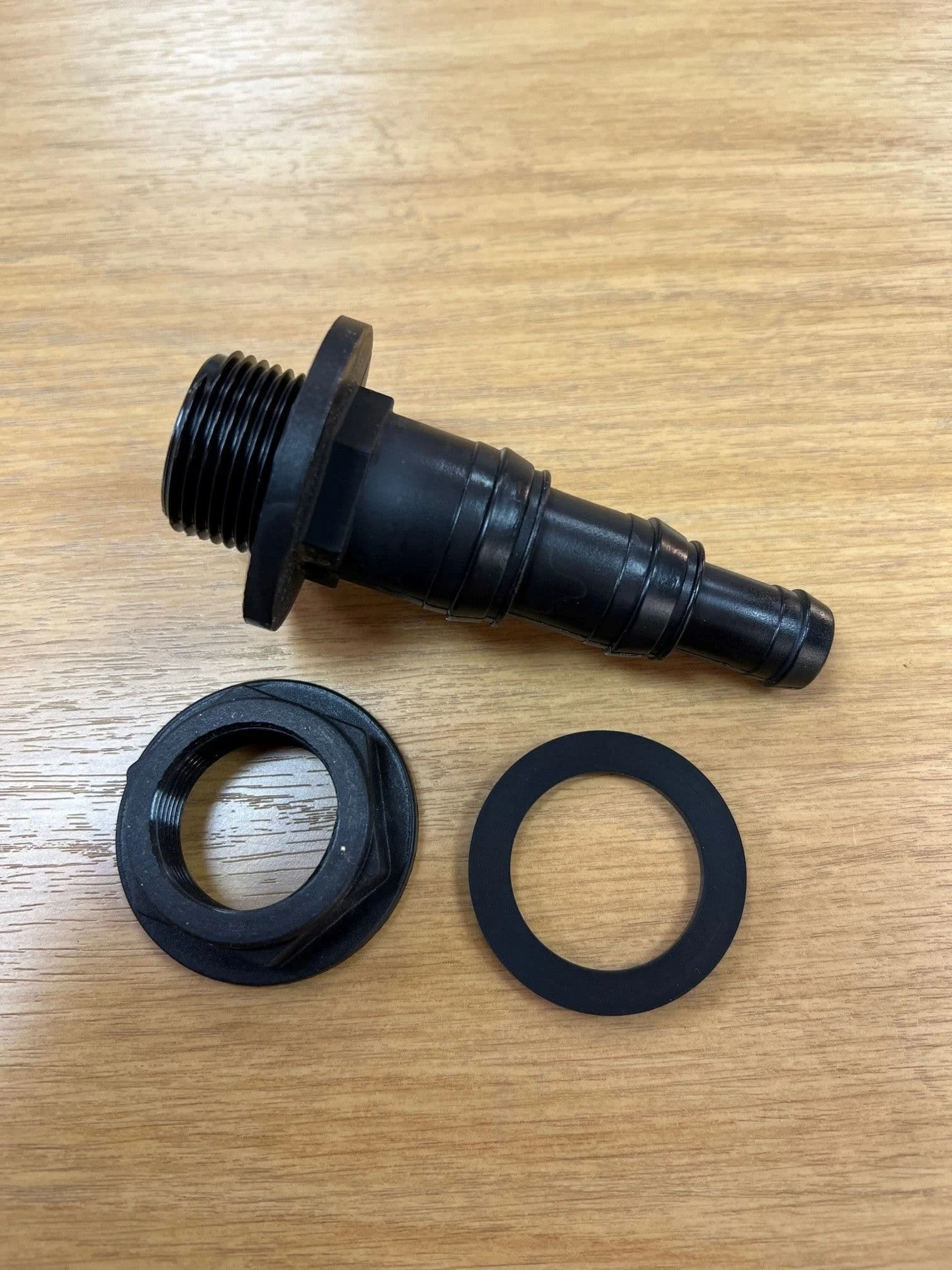 Nut in Fitting 3/4bsp x 25-19 & 12mm Stepped Hose Barb