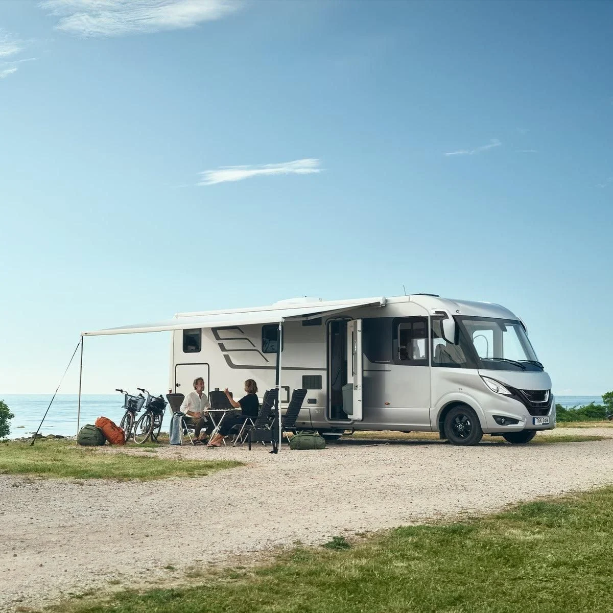 Thule Omnistor 8000 Wall Awning 4.50x2.75m Anodised Frame