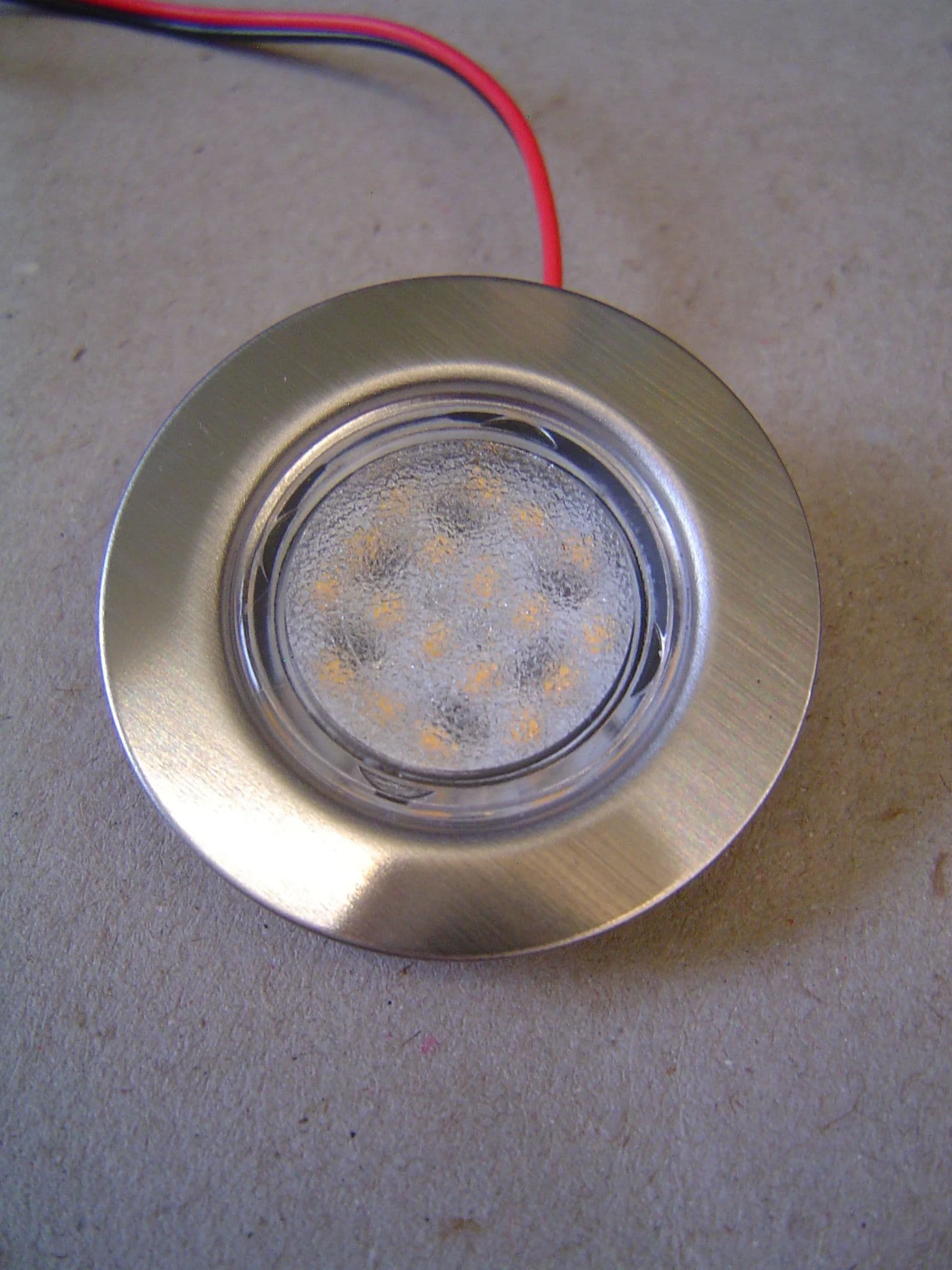 VEGA - 18 SMD - BRUSHED STEEL